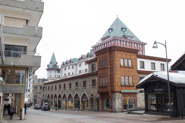 Obraz premium Saint Moritz in the middle of the city during winter