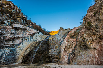 luna sobre el paisaje