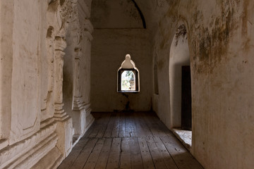 Corridor inside Me Nu Brick Monastery, Mandalay, Inwa, Myanmar (Birma), Asia