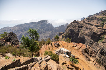 Capoverde. Trekking a Santo Antao, la seconda isola più grande dell’arcipelago di Capo Verde, è un paradiso per gli escursionisti e per i viaggiatori ecologici. Questa piccola isola di sol