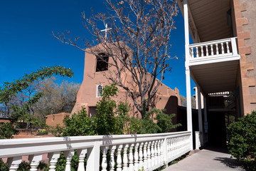 Obraz premium Historic San Miguel Church, the oldest in the USA, on the Old Santa Fe Trail in Santa Fe, New Mexico