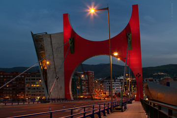 Fototapeta na wymiar Views of the city of Bilbao