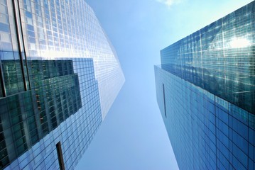 Fototapeta na wymiar Buildings in 5th Avenue in Manhattan, New York City