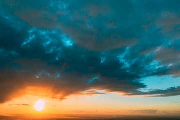 Sunshine In Sunrise Bright Dramatic Sky. Scenic Colorful Sky At Sunset Dawn