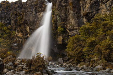 Fototapeta na wymiar Taranaki Wasserfall, Wasserfall, Tongariro Nationalpark, Nordinsel, Neuseeland