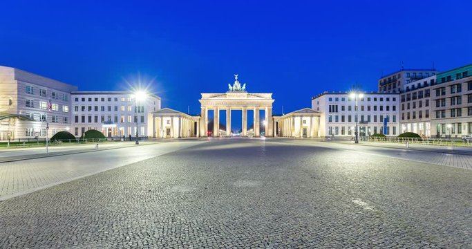 Night to day timelapse transition at Parise Platz Berlin with Brandenburger Tor