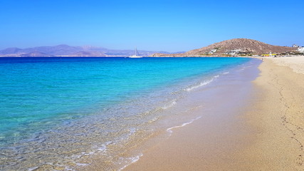 Fototapeta na wymiar view of the beach in the Naxos island, Greece