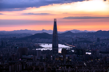 Fototapeta premium sunset over the city, at seoul south Korea 
