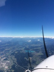 Bergpanorama der österreichischen Alpen als Luftaufnahme
