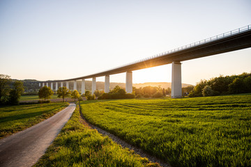 Perspektivische Weitwinkelaufnahme der Ruhrtalbrücke, Mülheim/Essen (DEU), welche ab 2023...