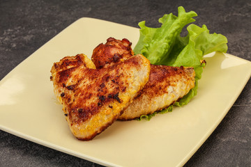 Roasted chicken wings with spices