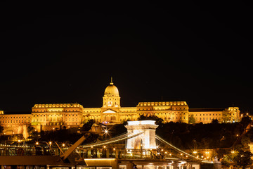 Fototapeta premium Budapest by night. Buda Castle and Szechenyi Chain Bridge.