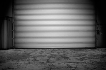 Building with roller shutter door