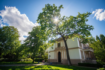 Wonderful registry office in Berlin Charlottenburg in the sun