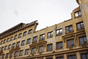 Fototapeta na wymiar facade of an old building in paris
