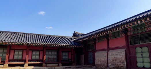 Fototapeta na wymiar Ancient Korean structure inside the ancient Gyeongbokgung Palace, Seoul, Korea