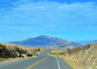 CAMINO HACIA EL INFINITO, MONTAÑA, NUBES