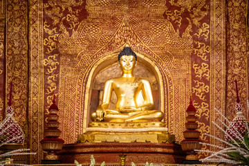 Phra Buddha Sihing Is a Buddhist posture of the subduing Mara posture The art of Chiang Saen Singing 1 is to be a Buddhist feature of sitting cross-legged diamond. Enshrined at the Laem Kham Temple