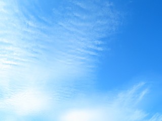 日本の田舎の風景　11月　青空とうろこ雲
