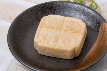 和菓子、最中、もなか、和、日本、お茶菓子、お菓子、おやつ、あんこ、お皿、お茶