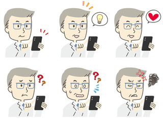 スマホを操作する男性のセット