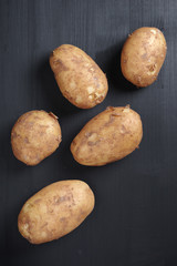 Obraz premium Fresh organic potatoes