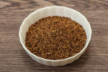 Dry zeera seeds in the bowl