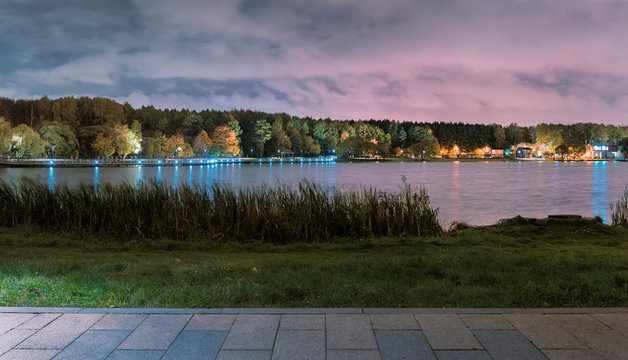 Moscow. October 6, 2019. Meshchersky park in the fall. Beautiful night landscape with a view of the pond