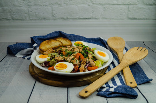Salat mit Putenstreifen