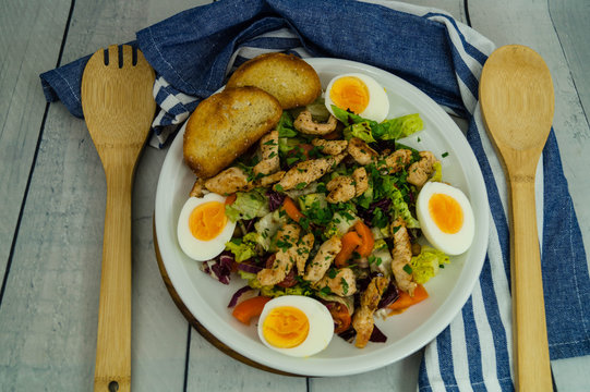 Salat mit Putenstreifen