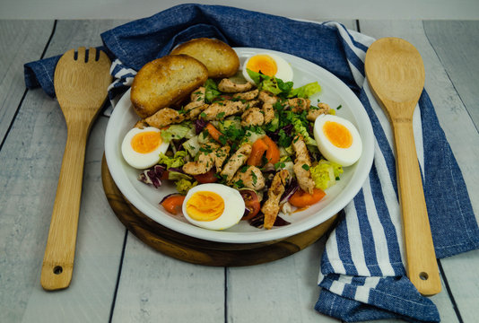 Salat mit Putenstreifen