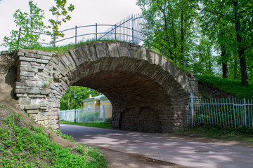 Fototapeta na wymiar Tsarskoye Selo. Little Caprice Arch