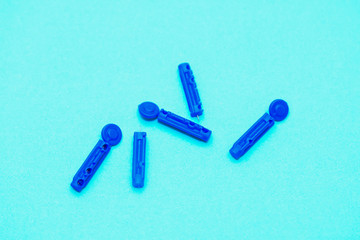 Blue  Pin to Pen Sterile Blood Lancets Needles