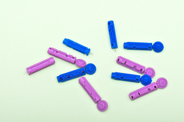 Blue and  purple Pin to Pen Sterile Blood Lancets Needles
