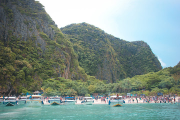 Obraz premium Island hopping tour in Thailand