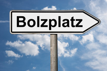 Wegweiser Bolzplatz