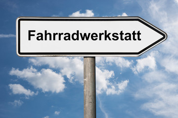 Fototapeta premium Wegweiser Fahrradwerkstatt