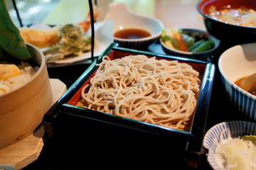 信州そばと天ぷら、栗おこわ