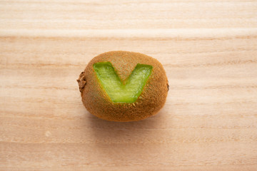 VIO脱毛イメージ　キウイフルーツ　毛のある果物