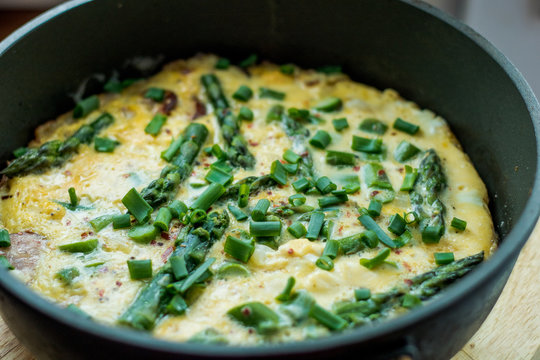 omlet ze szparagami