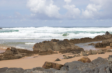 Fototapeta na wymiar Felsformationen an der Atlantikküste der Algarve in Portugal