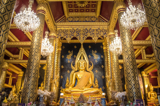 Buddha Chinnarat Phitsanulok / Thailand Buddha Shrine, one of the finest statues in Thailand at Wat Phra Sri Rattana Mahathat. Phitsanulok Province