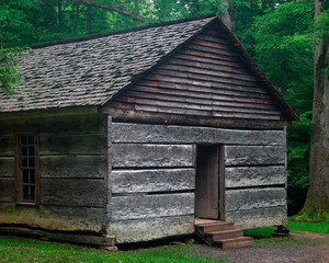 Fototapeta na wymiar Log Cabin in the Smoky Mountains