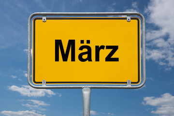 März