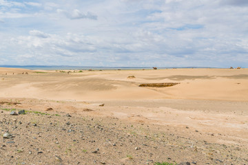 Fototapeta na wymiar Sand Cliffs in the Gobi Desert