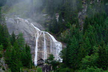 Mölltaler Gletscher Wasserfall in Österreich	
