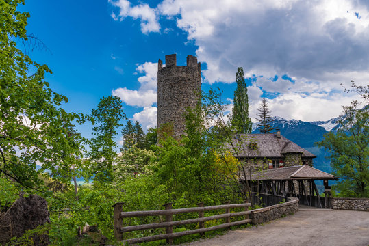 Schloss Klamm bei Finsterfiecht Tirol