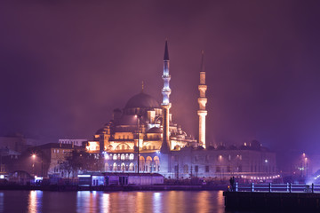 Fototapeta na wymiar The New Mosque in Istanbul