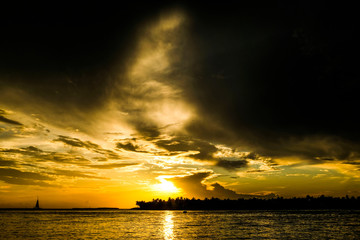 INCREDIBILE TRAMONTO A MALLORY SQUARE, KEY WEST