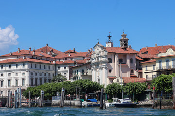 Italie - Lac Majeur - Iles Borromées - Isola Bella - Le port et le vieux palais princier